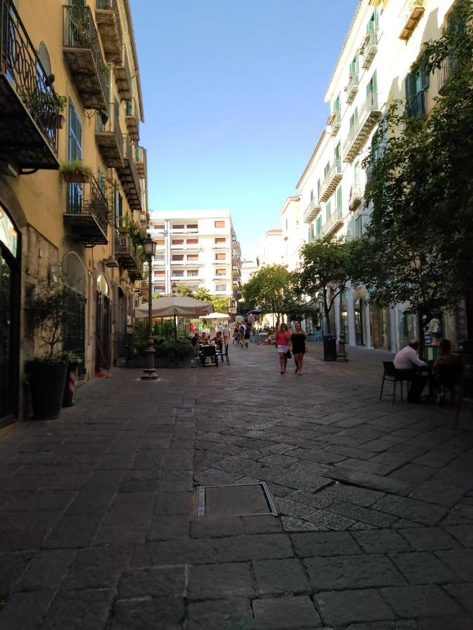 La Grotta Apartment ซาแลร์โน ภายนอก รูปภาพ