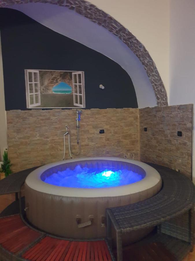 La Grotta Apartment ซาแลร์โน ภายนอก รูปภาพ